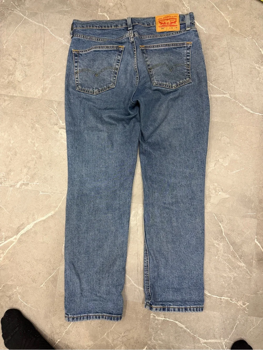 Levi's Men's 541 Blue Medium Wash Athletic Tapered 5-Pocket Jeans - 31 X 30